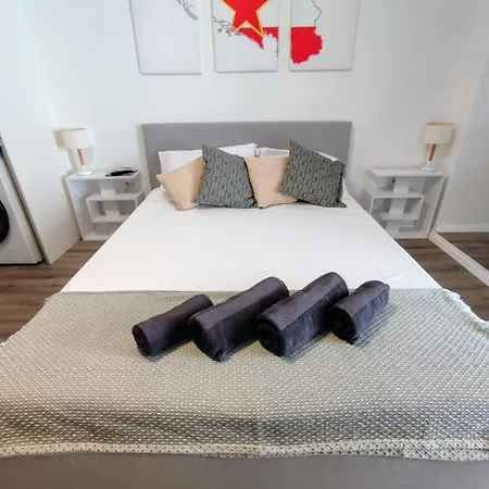 Cool By The Palace Apartamento